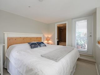 Photo 10: PH2 1288 CHESTERFIELD Avenue in North Vancouver: Central Lonsdale Condo for sale in "ALINA" : MLS®# R2171732