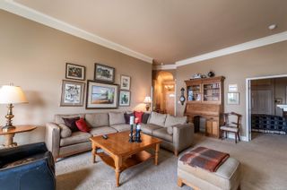 Photo 5: 111 10 Paul Kane Pl in Victoria: VW Songhees Condo for sale (Victoria West)  : MLS®# 919393
