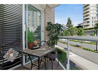 Photo 7: 3111 33 CHESTERFIELD Place in North Vancouver: Lower Lonsdale Condo for sale in "Harbourview Park" : MLS®# V1134288