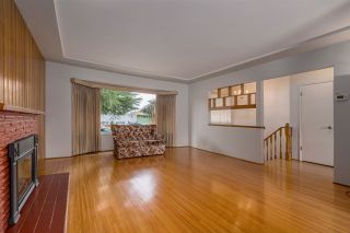 Photo 3: 145 HARVEY Street in New Westminster: The Heights NW House for sale : MLS®# R2218667