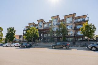 Photo 2: 405 20630 DOUGLAS CRESCENT in Langley: Langley City Condo for sale : MLS®# R2735997