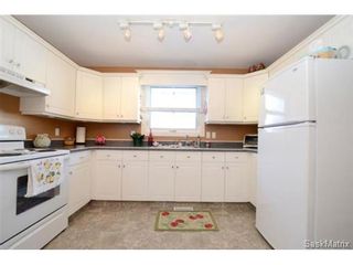 Photo 4: 1056 HOWSON Street in Regina: Mount Royal Single Family Dwelling for sale (Regina Area 02)  : MLS®# 486390