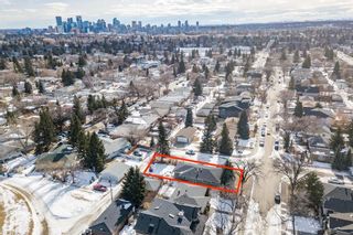 Photo 2: 1832 27 Avenue NW in Calgary: Capitol Hill Detached for sale : MLS®# A2125880