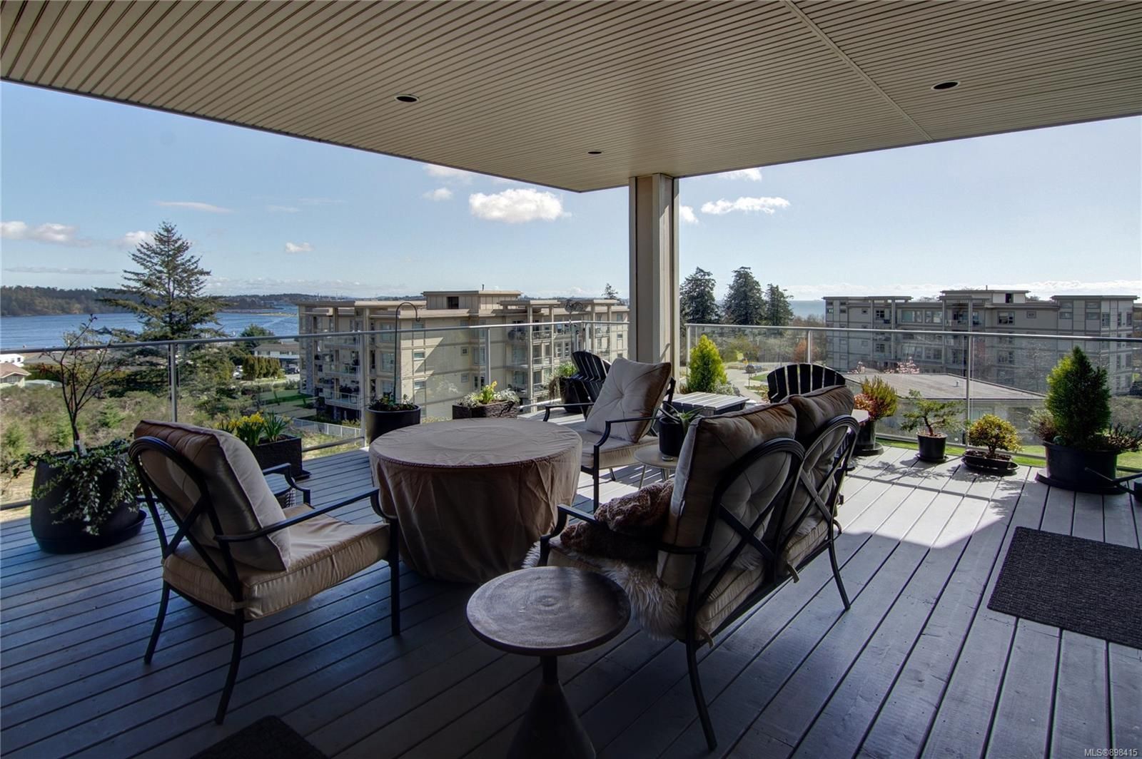 Main Photo: 401 3234 Holgate Lane in Colwood: Co Lagoon Condo for sale : MLS®# 898415