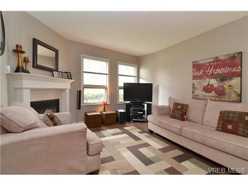Main Photo: 3 930 North Park St in VICTORIA: Vi Central Park Row/Townhouse for sale (Victoria)  : MLS®# 669814