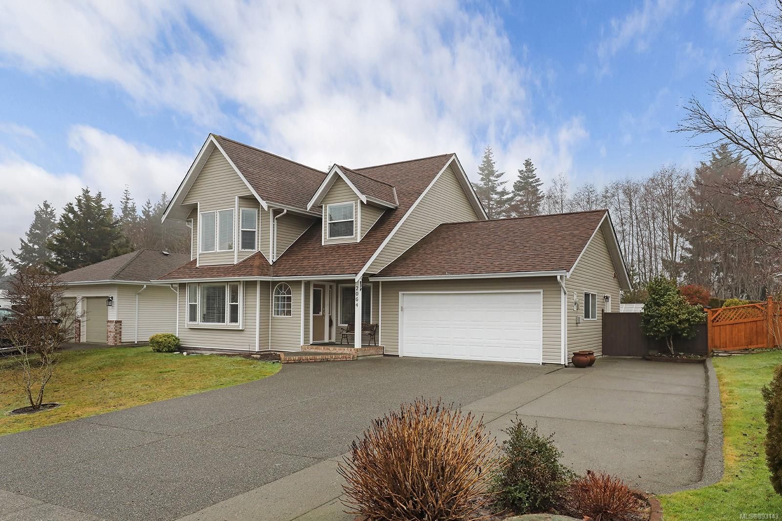 Main Photo: 2064 Valley View Dr in Courtenay: CV Courtenay East House for sale (Comox Valley)  : MLS®# 893143