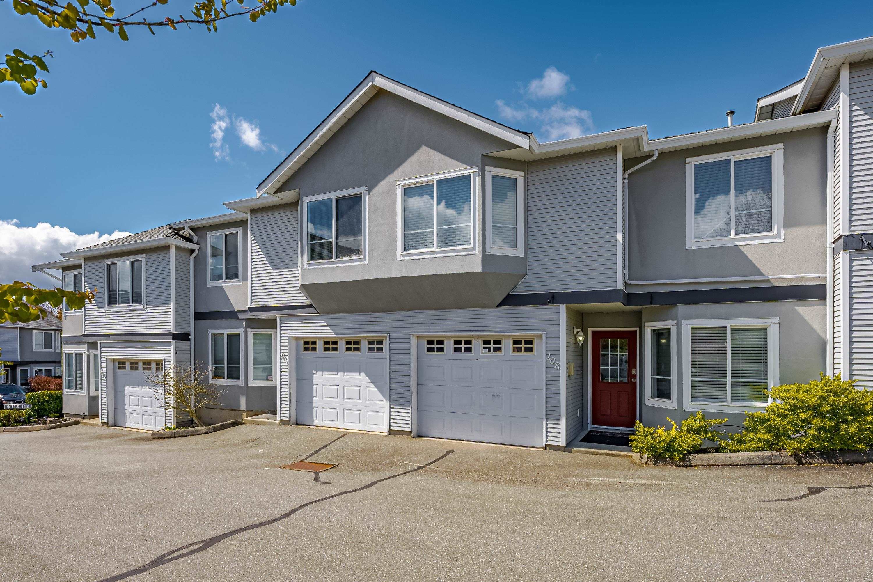 Main Photo: 108 22950 116 Avenue in Maple Ridge: East Central Townhouse for sale in "BAKERVIEW TERRACE" : MLS®# R2679105