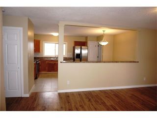 Photo 5: 1020 28 Street SE in Calgary: Albert Park/Radisson Heights House for sale : MLS®# C4101081