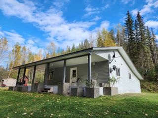 Photo 1: 4112 DRUMMOND Road in Quesnel: Quesnel - Rural North House for sale in "Barkerville Highway" : MLS®# R2731451