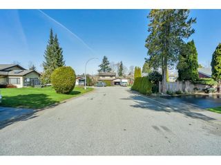 Photo 2: 5038 200B Street in Langley: Langley City House for sale in "Mountain View Estate" : MLS®# R2559536