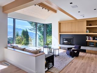 Photo 2: 40543 THUNDERBIRD Ridge in Squamish: Garibaldi Highlands House for sale : MLS®# R2694361