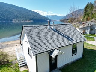 Photo 1: 3230 HIGHWAY 3A in Nelson: House for sale : MLS®# 2476124