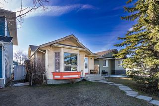 Photo 3: 108 Martinwood Way NE in Calgary: Martindale Detached for sale : MLS®# A2125396