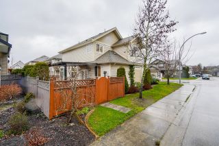 Photo 2: 19624 73A Avenue in Langley: Willoughby Heights House for sale : MLS®# R2646053