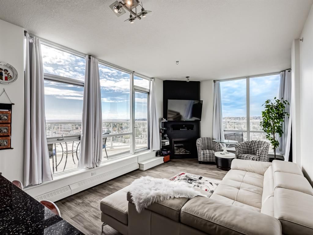 Main Photo: 2005 55 Spruce Place SW in Calgary: Spruce Cliff Apartment for sale : MLS®# A1041045
