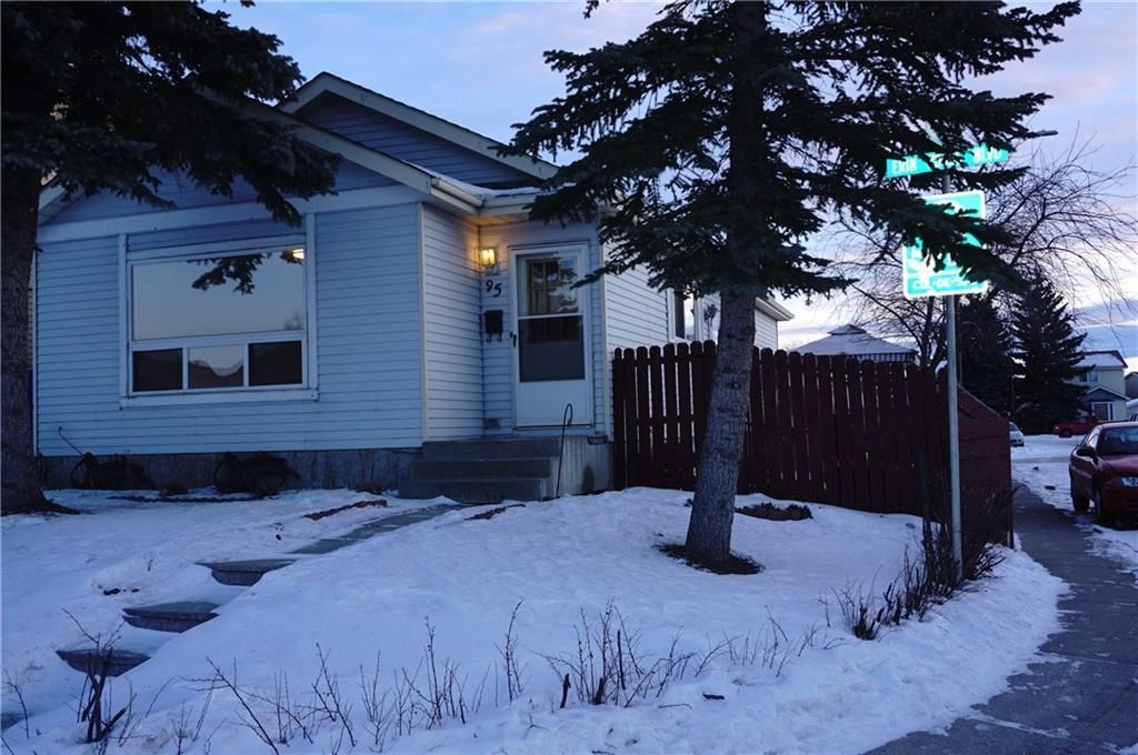 Main Photo: 95 ERIN WOODS Boulevard SE in Calgary: Erin Woods House for sale : MLS®# C4164400