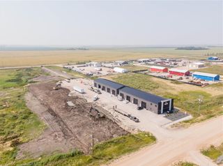 Photo 2: 4 735 Schultz Road in Niverville: Industrial for sale or rent : MLS®# 202332150