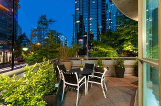Photo 12: 1418 W HASTINGS Street in Vancouver: Coal Harbour Townhouse for sale in "DOCKSIDE" (Vancouver West)  : MLS®# R2266461