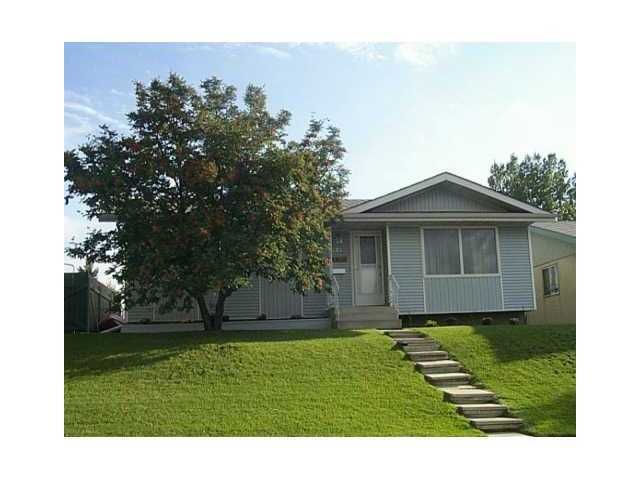 Main Photo: 424 OGDEN Drive SE in Calgary: Lynnwood_Riverglen Residential Detached Single Family for sale : MLS®# C3644869
