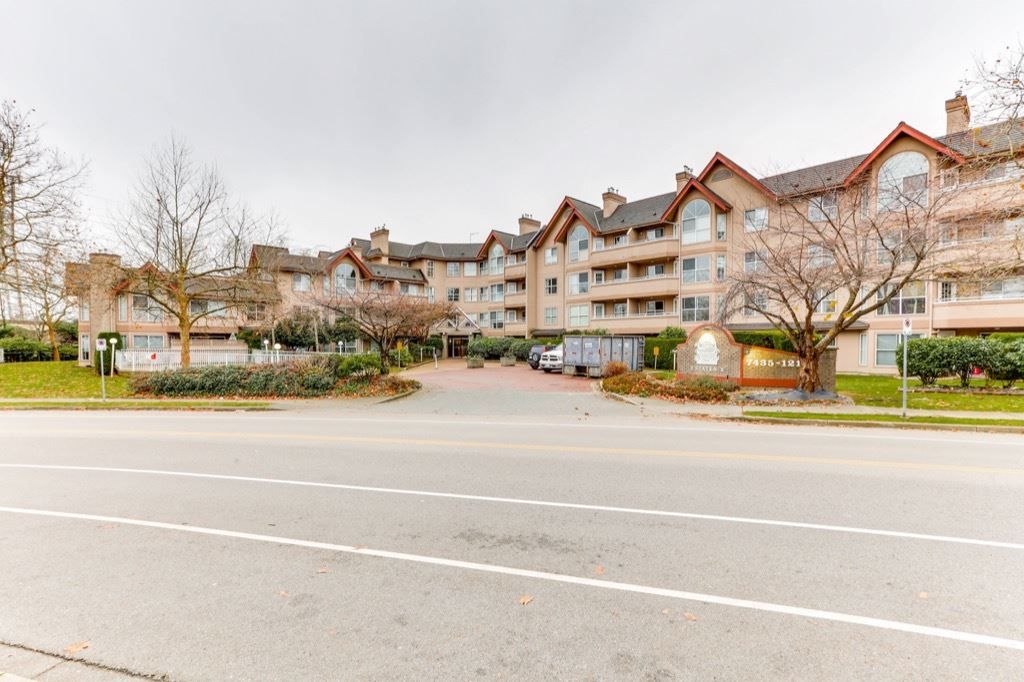 Main Photo: 216 7435 121A STREET in : West Newton Condo for sale : MLS®# R2519076
