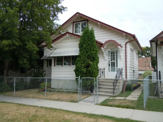 Main Photo: 905 Magnus Avenue in WINNIPEG: North End Residential for sale (North West Winnipeg)  : MLS®# 1117945