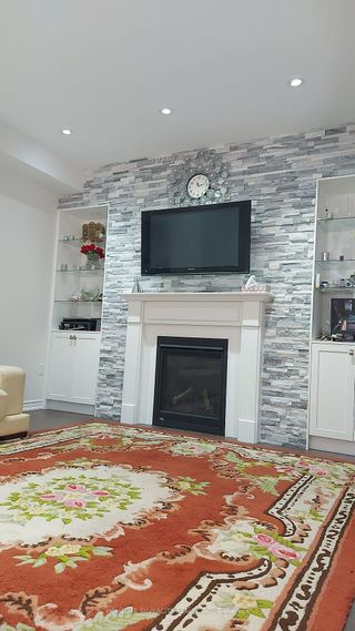 Photo 2: 31 Arthur Mclaughing Street in Clarington: Bowmanville House (2-Storey) for sale : MLS®# E8082846