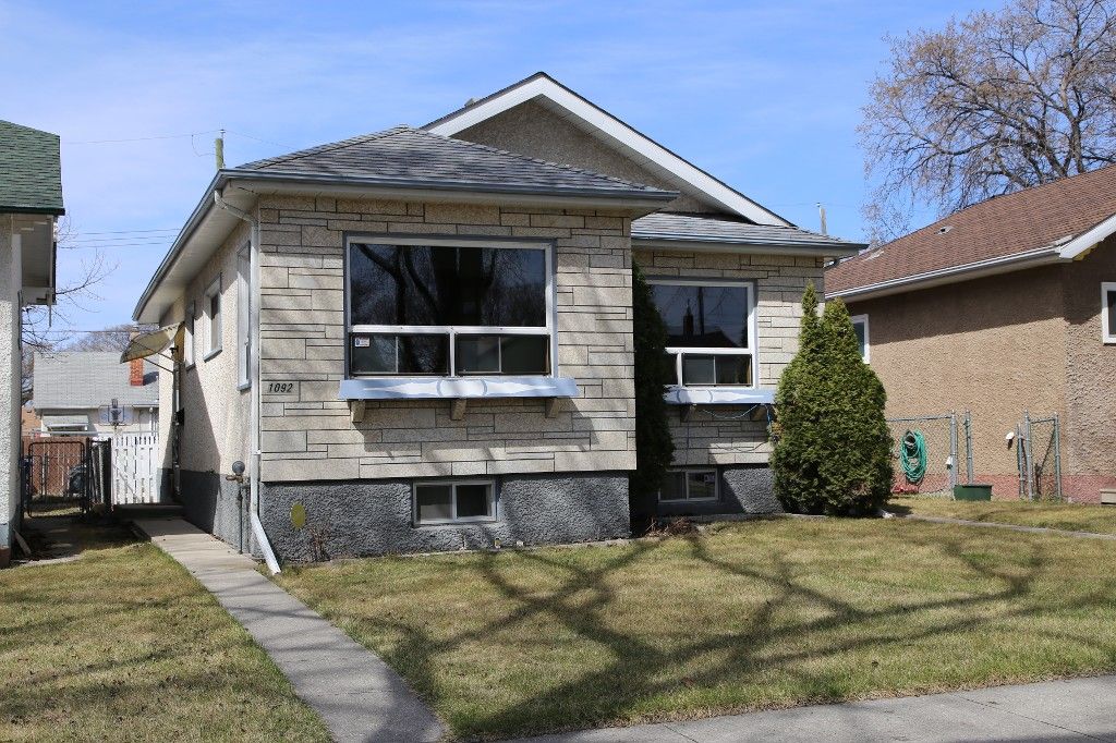 Photo 2: Photos: 1092 Downing Street in WINNIPEG: West End/Sargent Park Single Family Detached for sale (West Winnipeg)  : MLS®# 151067
