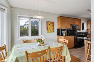 Photo 15: 1972 Crescent Rd in Oak Bay: OB Gonzales House for sale : MLS®# 923161