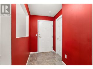 Photo 4: 980 Glenwood Avenue Unit# 208 in Kelowna: House for sale : MLS®# 10309826