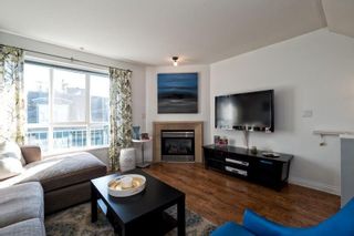Photo 3: 24 288 ST. DAVIDS Avenue in North Vancouver: Lower Lonsdale Townhouse for sale : MLS®# R2163127