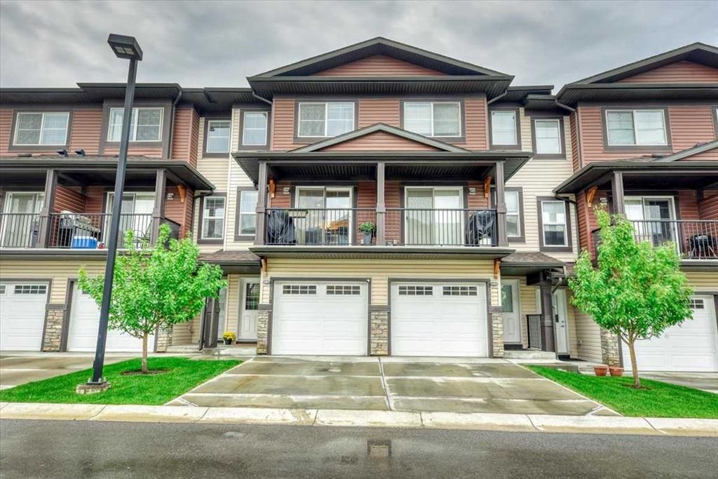 Main Photo: 512 Sage Hill Grove NW in Calgary: Sage Hill Row/Townhouse for sale : MLS®# A2078462