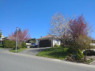 Photo 2: 1054 Springbok Rd in Campbell River: CR Campbell River West House for sale : MLS®# 924376