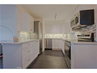 Photo 4: 2310 VINE Street in Vancouver: Kitsilano Townhouse for sale (Vancouver West)  : MLS®# V1045523