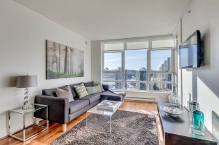 Photo 3: 2701 939 EXPO Boulevard in Vancouver: Yaletown Condo for sale in "Max 2 Building" (Vancouver West)  : MLS®# R2129765