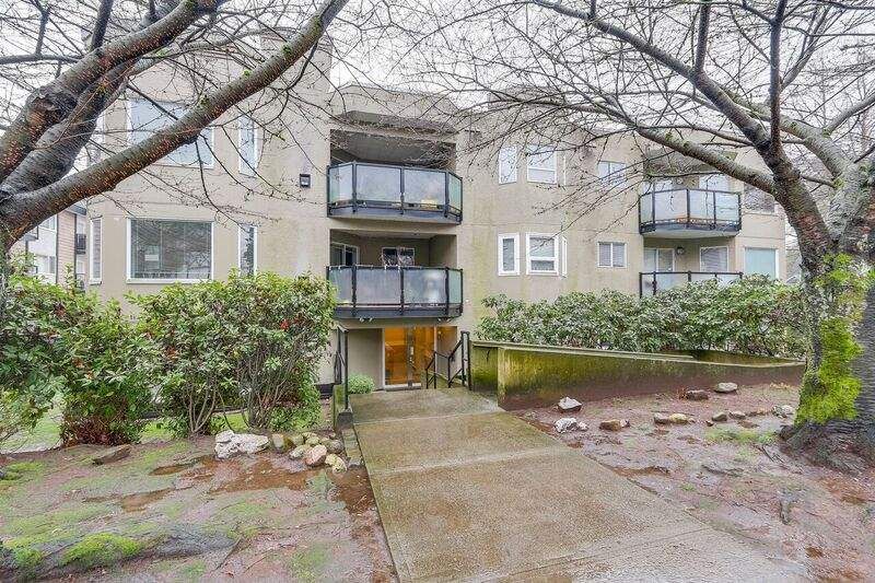 Main Photo: 106 175 W 4 Street in North Vancouver: Lower Lonsdale Condo for sale : MLS®# R2231385