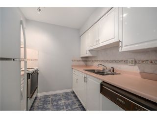 Photo 10: 105 1265 W 11TH Avenue in Vancouver: Fairview VW Condo for sale in "BENTLEY PLACE" (Vancouver West)  : MLS®# V1060487