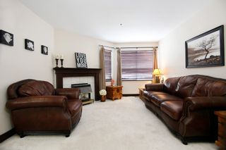 Photo 2: 44 3087 IMMEL Street in Abbotsford: Central Abbotsford Townhouse for sale in "Clayburn Estates" : MLS®# R2147621