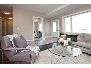 Photo 3: 4319 5 Avenue SW in Calgary: Wildwood House for sale : MLS®# C4066170