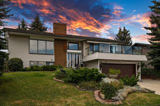 Photo 2: 220 Silver Crest Drive NW in Calgary: Silver Springs Detached for sale : MLS®# A1255800