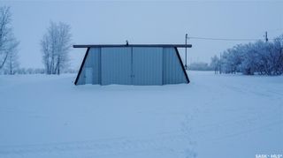 Photo 1: 301 Bison Avenue in Francis: Commercial for sale : MLS®# SK917433