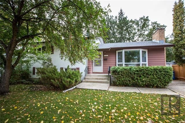 Main Photo: 2502 Pinewood Drive in Winnipeg: Silver Heights Residential for sale (5F)  : MLS®# 1825059