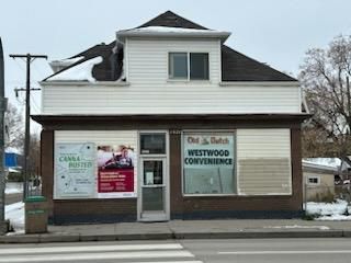 Main Photo: 1521 Logan Avenue in Winnipeg: Industrial / Commercial / Investment for sale (5D)  : MLS®# 202329741