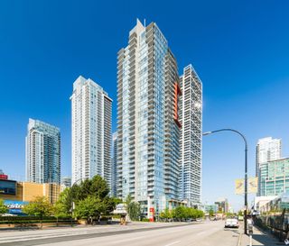 Main Photo: 3802 4688 KINGSWAY in Burnaby: Metrotown Condo for sale in "STATION SQUARE 1" (Burnaby South)  : MLS®# R2883523