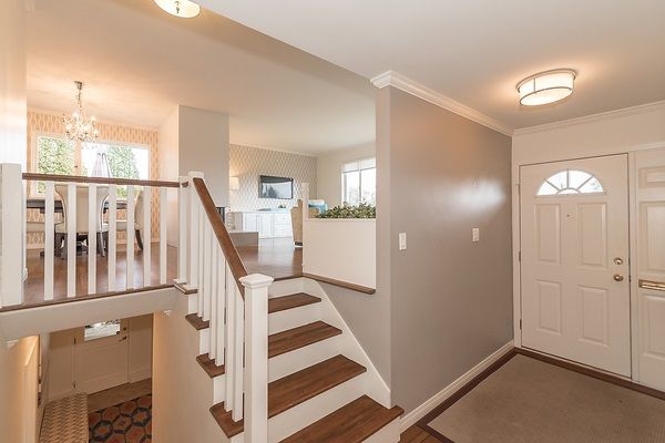 Photo 3: Photos: 1535 RENA Crescent in West Vancouver: Ambleside House for sale in "AMBLESIDE ESTATES" : MLS®# R2025467
