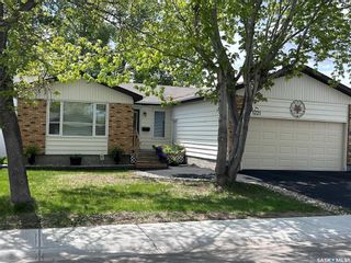 Main Photo: 1221 RUNCIMAN Crescent North in Regina: Lakewood Residential for sale : MLS®# SK970956