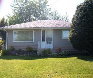 Photo 3: 1127 Knet St in White Rock: Home for sale