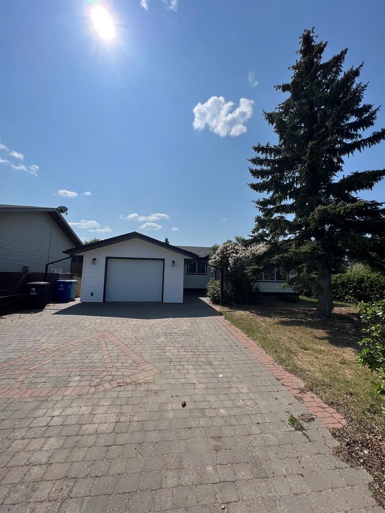 Main Photo: 179 Wolverine Drive: Fort McMurray Detached for sale : MLS®# A2031331