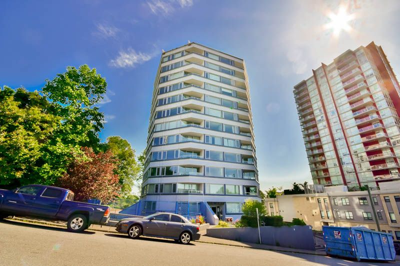 Main Photo: 701 31 ELLIOT Street in New Westminster: Downtown NW Condo for sale in "ROYAL ALBERT TOWER" : MLS®# R2065597