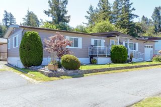 Photo 2: 18 60 Cooper Rd in View Royal: VR Glentana Manufactured Home for sale : MLS®# 911737