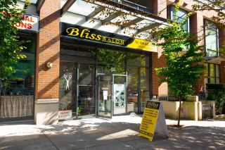Photo 9: 575 HELMCKEN Street in Vancouver: Downtown VW Business for sale in "FREESIA" (Vancouver West)  : MLS®# C8059264